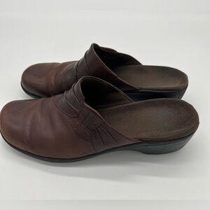 Clarks Brown Mule Clogs Women’s 6.5